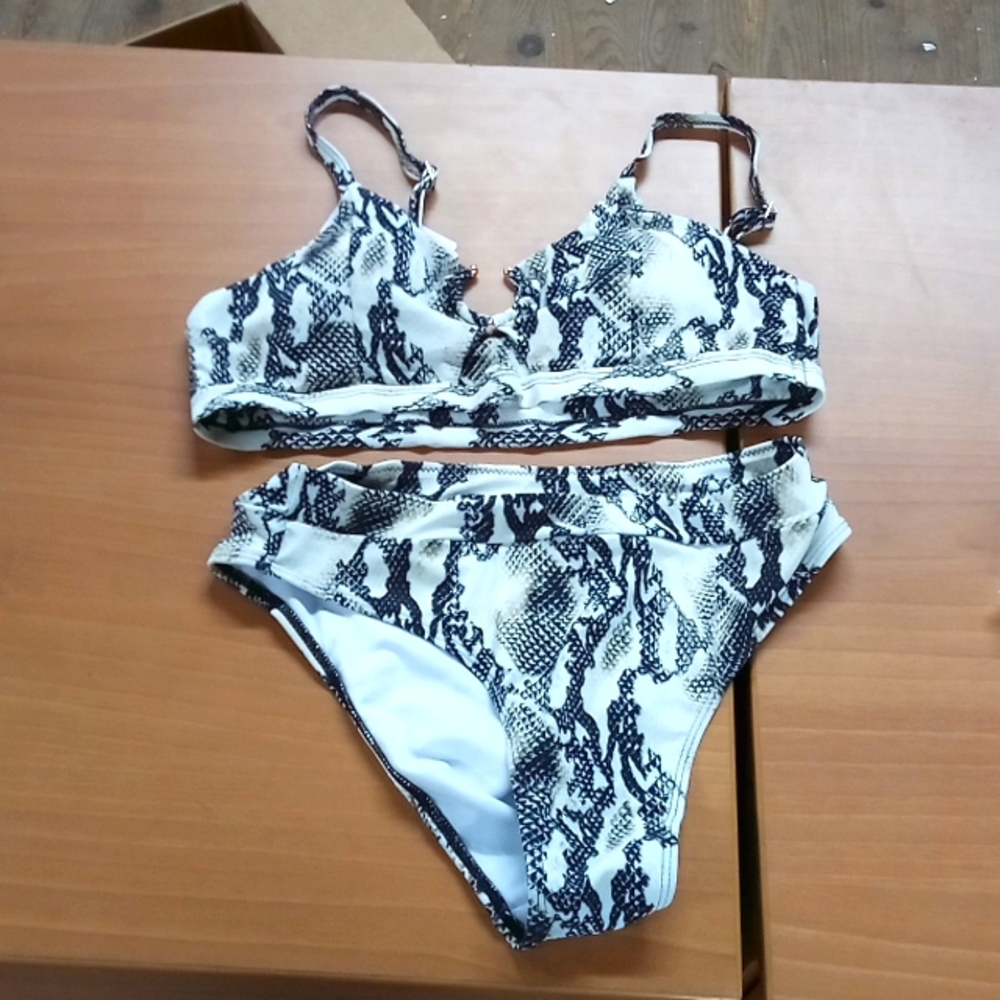 Ejsoyi bikini top large bottom medium